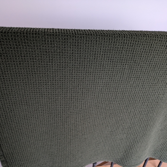Green Waffle Knit Blanket - Picture 5 of 5